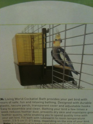 COCKATEIL BIRD BATH HAGEN SUITABLE FOR MOST MEDIUM SIZED BIRDS - PARAKEETS